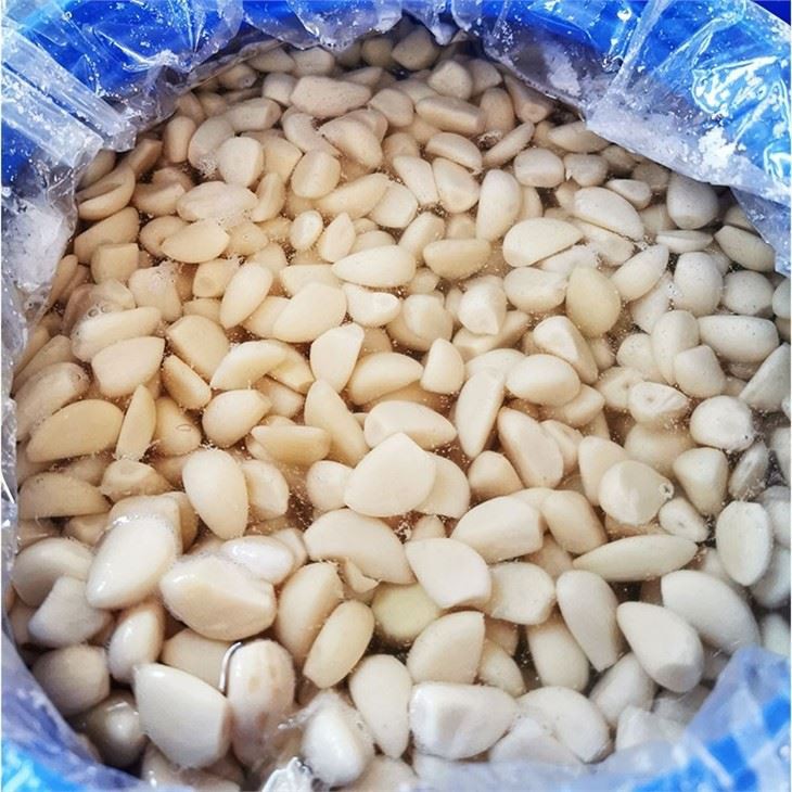 Peeled Garlic Cloves in Brine (2)